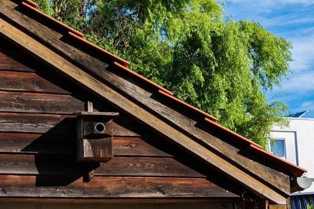 Jak działają windy dekarskie na nowoczesnych budowach?