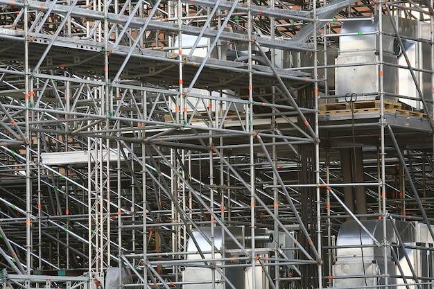 Na co zwrócić uwagę wybierając segment rusztowania Altrex 2m?