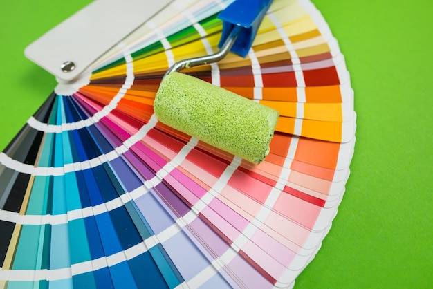 Jak dobrać kolory farb do pokoju aby stworzyć przytulną przestrzeń?